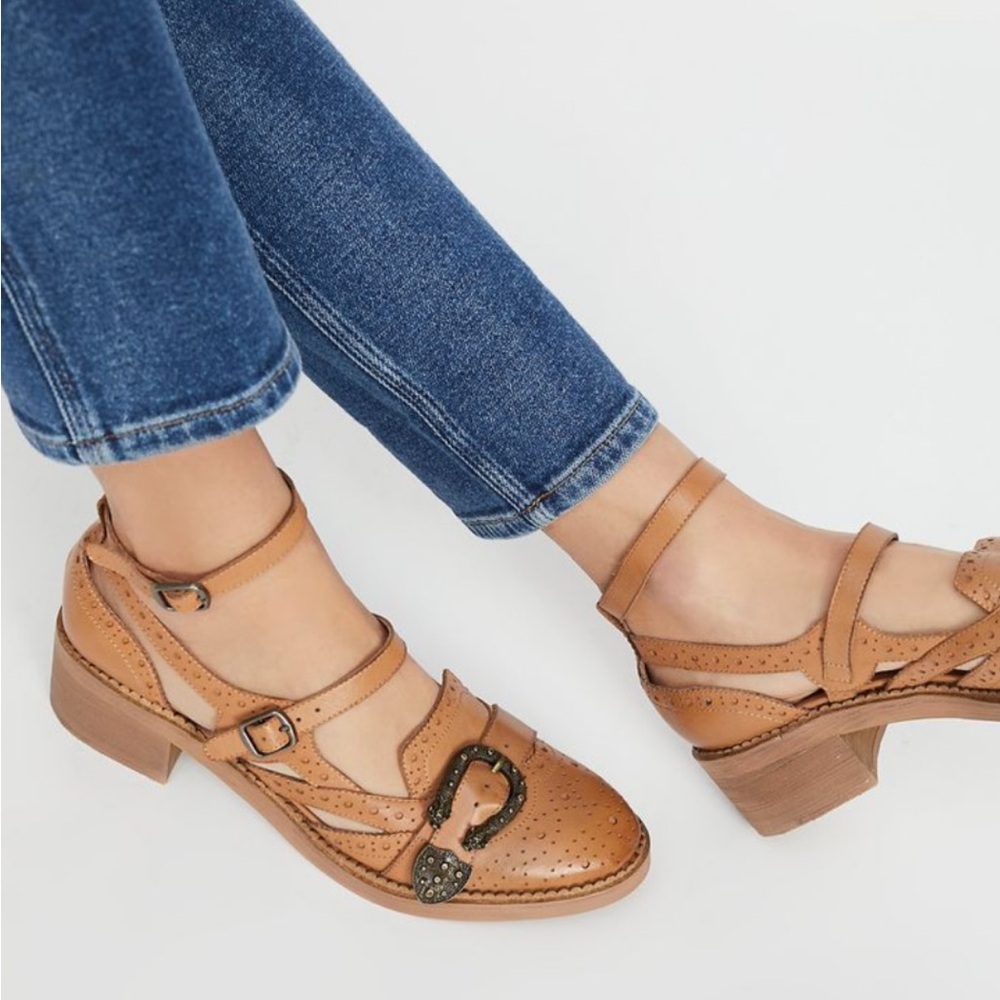 Leather Cutout Mary Jane Flats in Tan